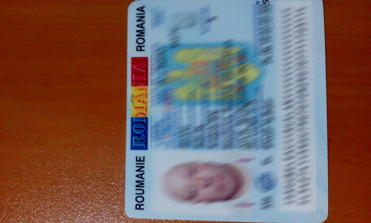 FOTO // Un moldovean a fost prins cu acte false în România